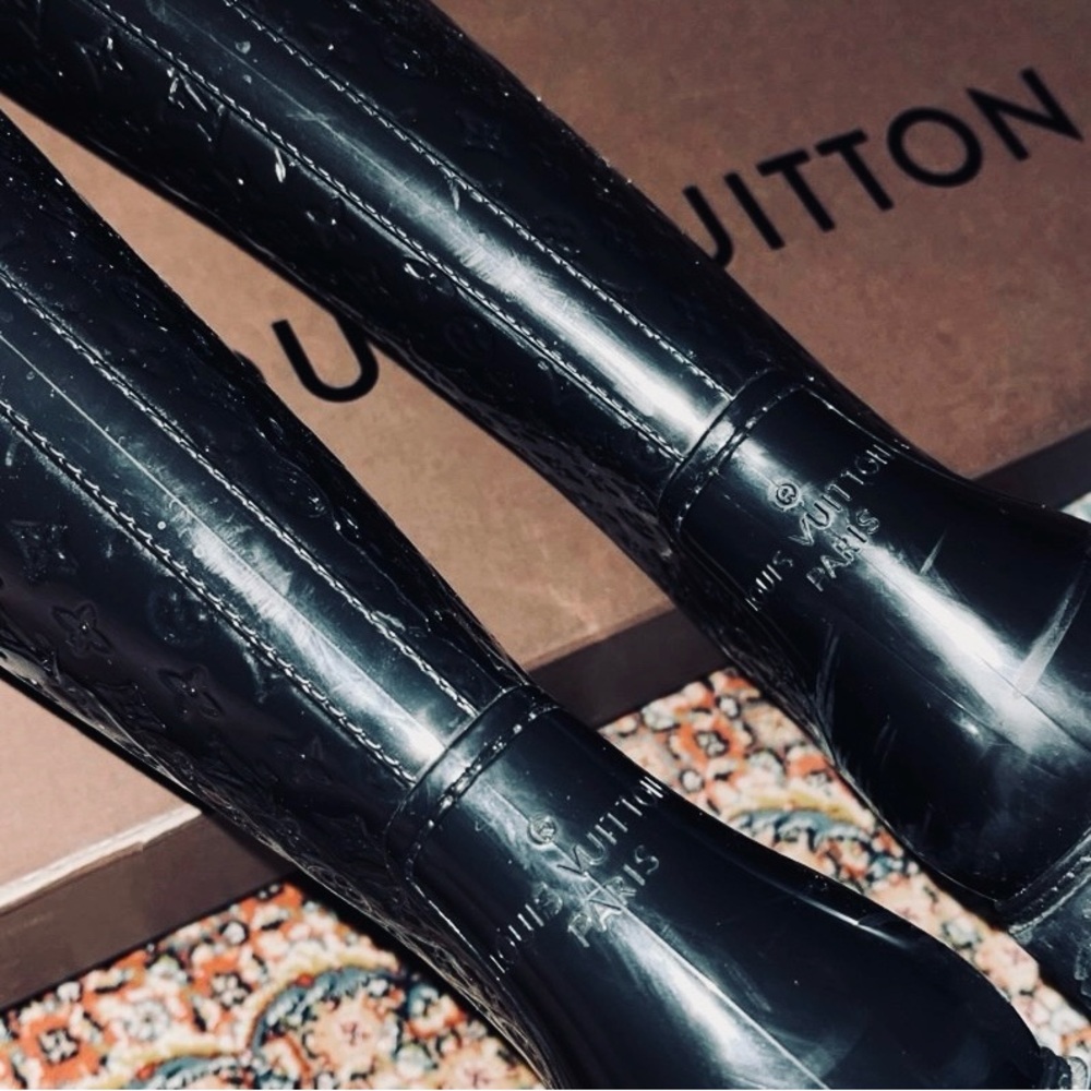 ‼️‼️ Sold. Louis Vuitton Black Monogram Splash Rain Boots - Picture 13 of 17